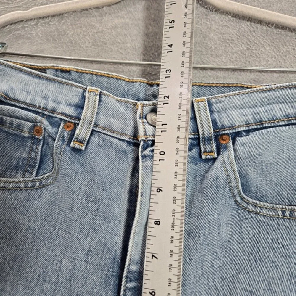 Levis *we offer